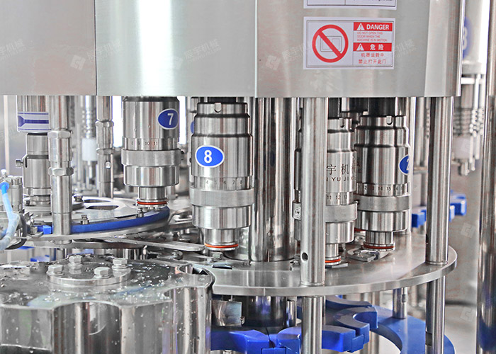 飲用水灌裝機 飲用水灌裝機